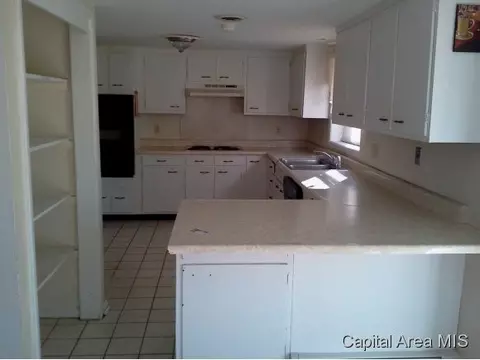 2313 Cahokia, Springfield, IL 62702 photo 3