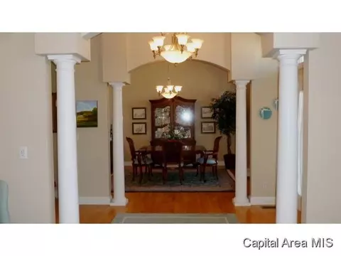6404 Stonehaven Rdg, Springfield, IL 62711 photo 5