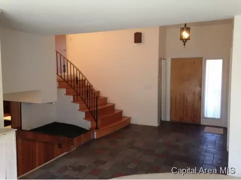 2405 Wiggins, Springfield, IL 62704 photo 2