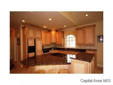 1604 Seton, Springfield, IL 62704 photo 4