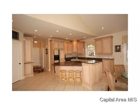 1604 Seton, Springfield, IL 62704 photo 11