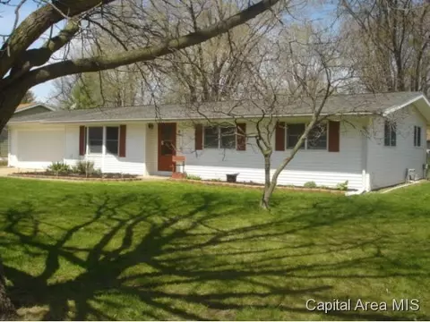 613 E Walnut, Chatham, IL 62629 photo 1