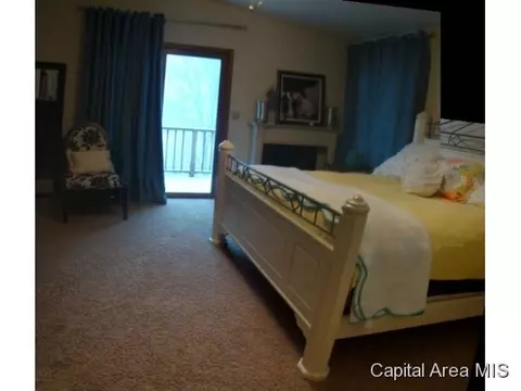 8090 Little Eagle Dr, Springfield, IL 62712 photo 5