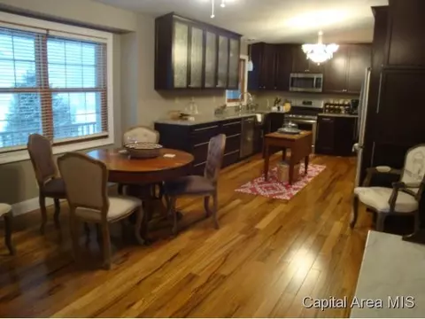 8090 Little Eagle Dr, Springfield, IL 62712 photo 3