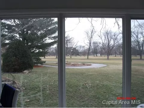 2210 Augusta, Springfield, IL 62704 photo 9