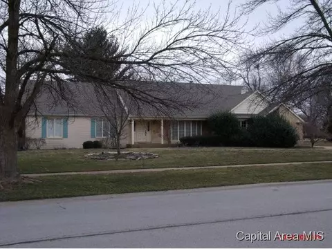 2210 Augusta, Springfield, IL 62704 photo 1