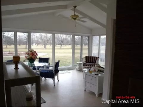 2210 Augusta, Springfield, IL 62704 photo 6