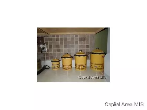 2409 E Kys, Springfield, IL 62702 photo 10