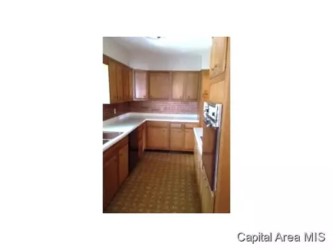 209 Whitefield, Springfield, IL 62704 photo 2