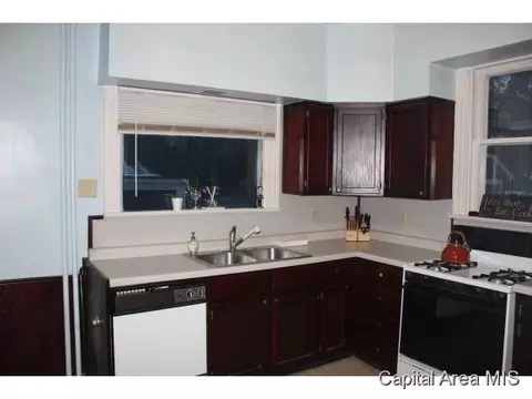 1017 N 1st, Springfield, IL 62702 photo 3