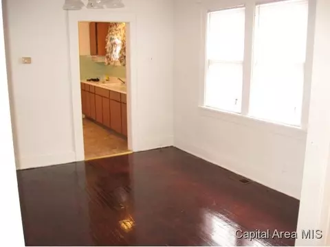 1820 E Cedar, Springfield, IL 62703 photo 2