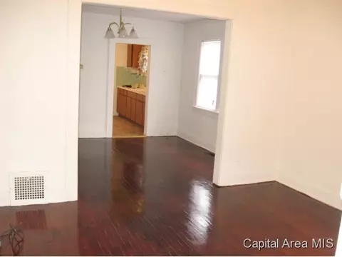 1820 E Cedar, Springfield, IL 62703 photo 3