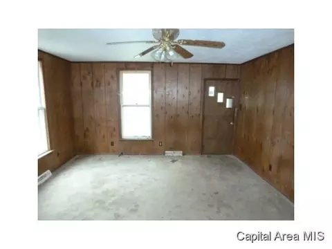649 E Lincoln, White Hall, IL 62092 photo 2