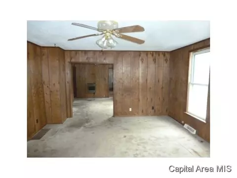649 E Lincoln, White Hall, IL 62092 photo 3