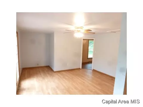 649 E Lincoln, White Hall, IL 62092 photo 5