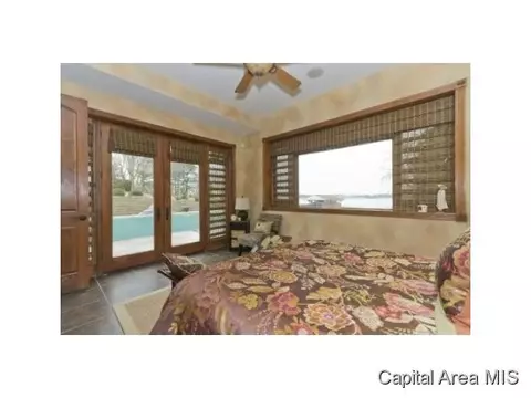 824 E Lake Shore Dr, Springfield, IL 62712 photo 17