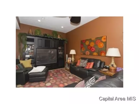 824 E Lake Shore Dr, Springfield, IL 62712 photo 18