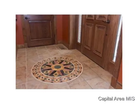 824 E Lake Shore Dr, Springfield, IL 62712 photo 3