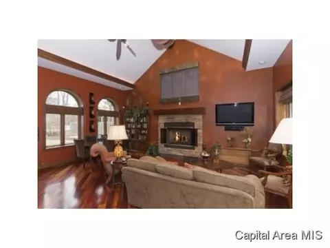 824 E Lake Shore Dr, Springfield, IL 62712 photo 7