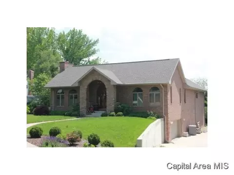 824 E Lake Shore Dr, Springfield, IL 62712 photo 1