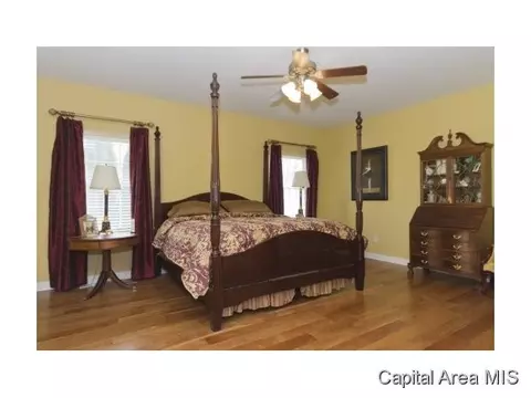 244 Whitman Dr, Springfield, IL 62711 photo 8