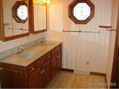 2525 Charlack, Springfield, IL 62704 photo 8
