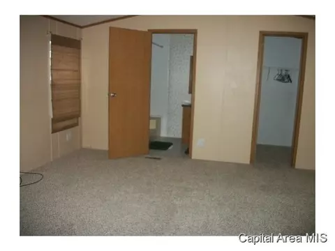 115 N Brady, Bluffs, IL 62621 photo 5