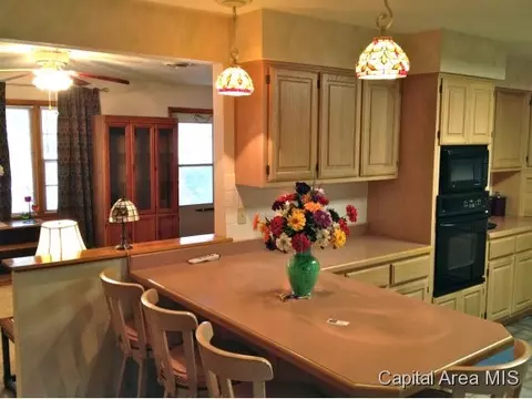 300 E Little St, Athens, IL 62613 photo 9