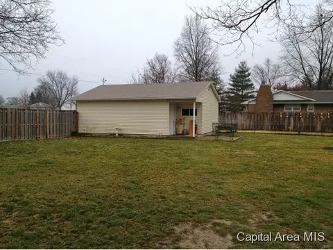 300 E Little St, Athens, IL 62613 photo 4