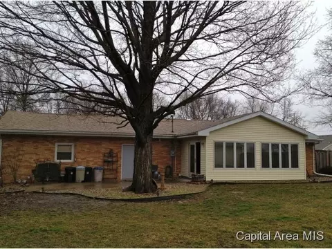 300 E Little St, Athens, IL 62613 photo 3