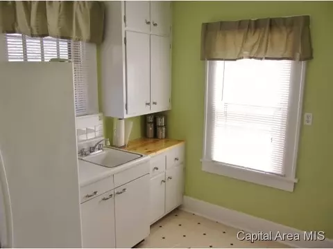 1626 W Washington, Springfield, IL 62702 photo 4