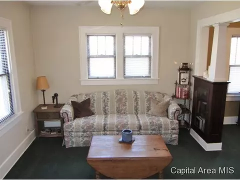 1626 W Washington, Springfield, IL 62702 photo 2