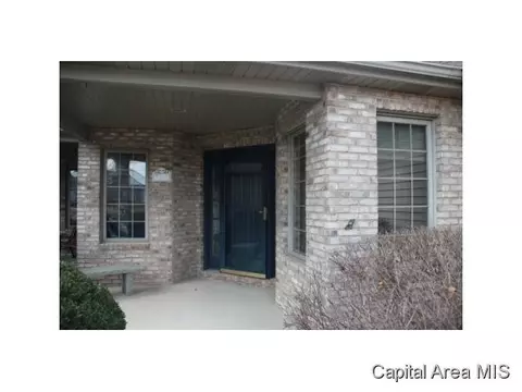 7205 Piper Glen Dr, Springfield, IL 62711 photo 2