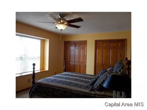 133 Genoa Dr, Springfield, IL 62703 photo 9