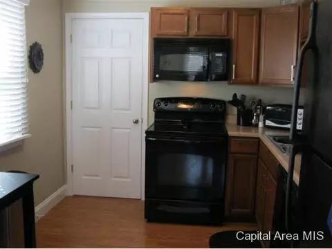 2413 S 1st St, Springfield, IL 62704 photo 6