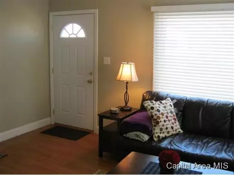 2413 S 1st St, Springfield, IL 62704 photo 3