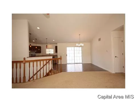 1185 Willowbrook, Springfield, IL 62711 photo 5