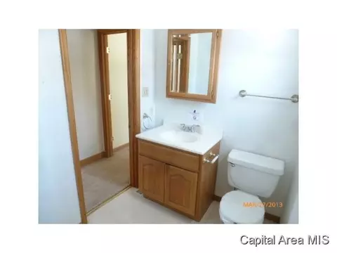 206 Ebony, Thayer, IL 62689 photo 8
