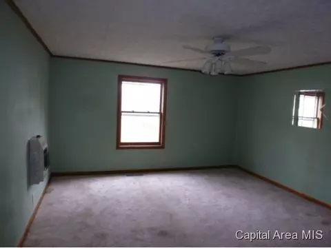 206 Ebony, Thayer, IL 62689 photo 10