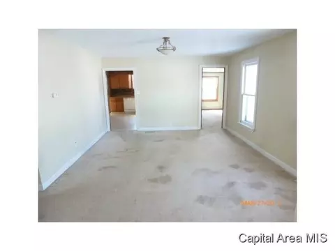 206 Ebony, Thayer, IL 62689 photo 7
