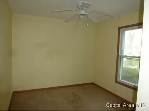 206 Ebony, Thayer, IL 62689 photo 11
