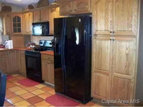 8204 Hunt Rd, Springfield, IL 62712 photo 3
