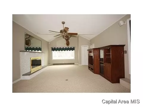 29 Hawthorne Ln, Springfield, IL 62712 photo 7