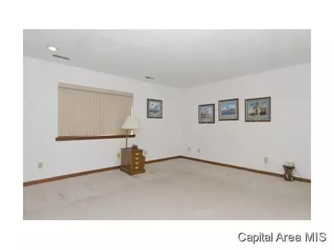 400 Barons Rd, Springfield, IL 62704 photo 7