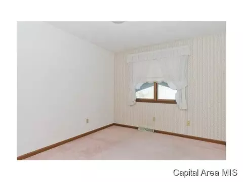 400 Barons Rd, Springfield, IL 62704 photo 9
