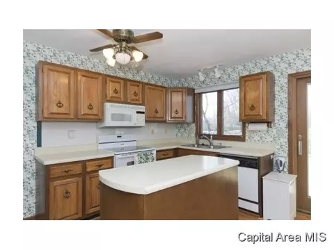 400 Barons Rd, Springfield, IL 62704 photo 5