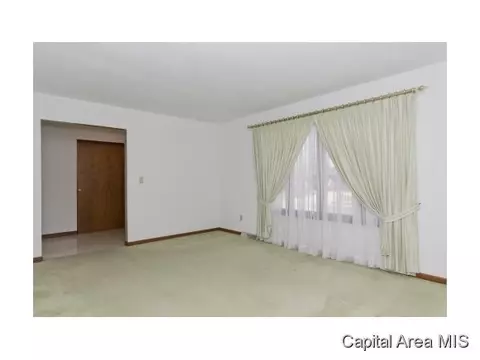 400 Barons Rd, Springfield, IL 62704 photo 2