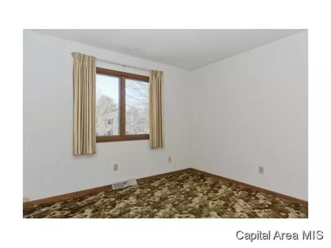 400 Barons Rd, Springfield, IL 62704 photo 11