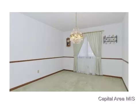 400 Barons Rd, Springfield, IL 62704 photo 3