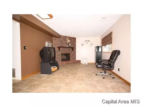 2523 Miami Trl, Springfield, IL 62702 photo 12